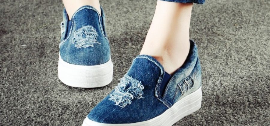 С чем носить джинсовую обувь: правила стиля