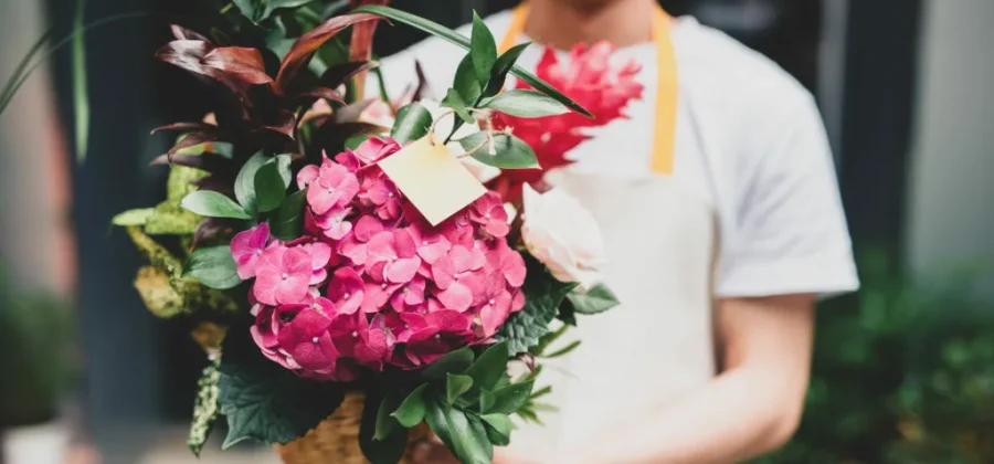 Заказ цветов с доставкой на дом: удобство, эмоции и современный подход к поздравлениям
