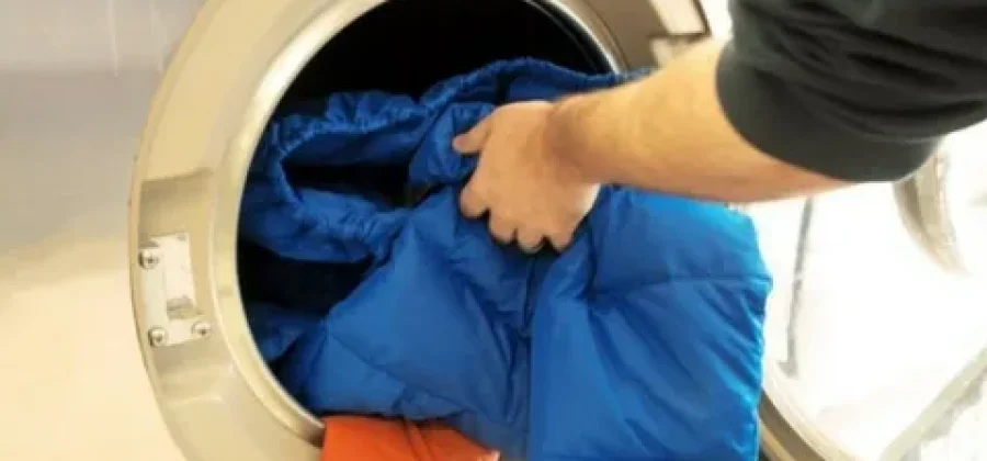 Как стирать куртку в стиральной машине: простой гид для тех, кто боится испортить любимую вещь