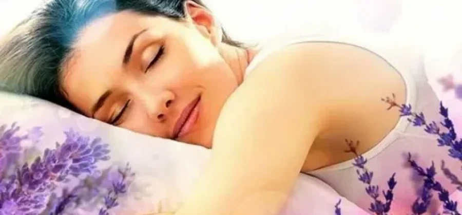 Сон и запах: как ароматы лаванды, ветивера и нероли влияют на глубину сна
