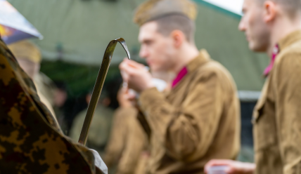 Военный кейтеринг и полевая кухня на мероприятиях: оригинальный подход к питанию с военным акцентом