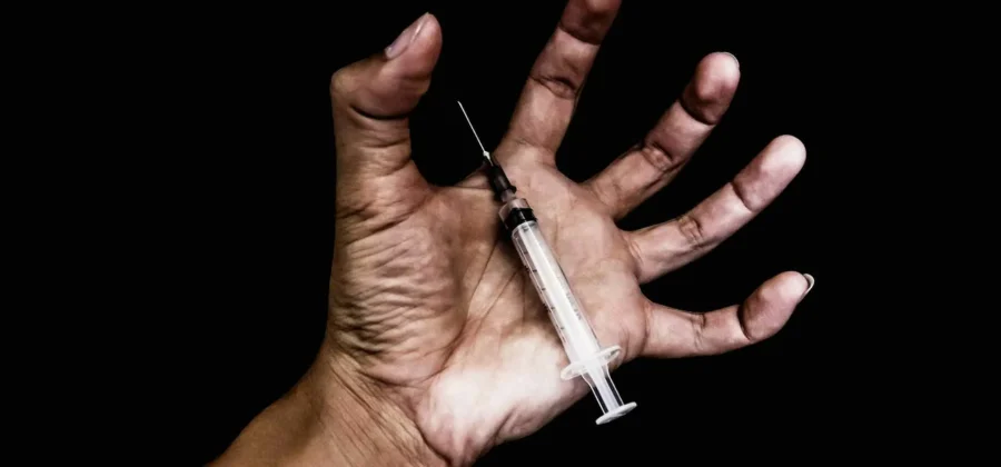 Можно ли лечить наркоманию дома: правда, мифы и эффективные подходы