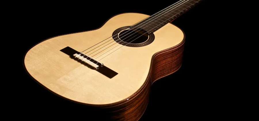 Выбор классической гитары: как найти инструмент, в который влюбишься