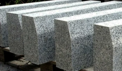 Бордюрный гранитный камень: прочные и эстетичные решения для благоустройства