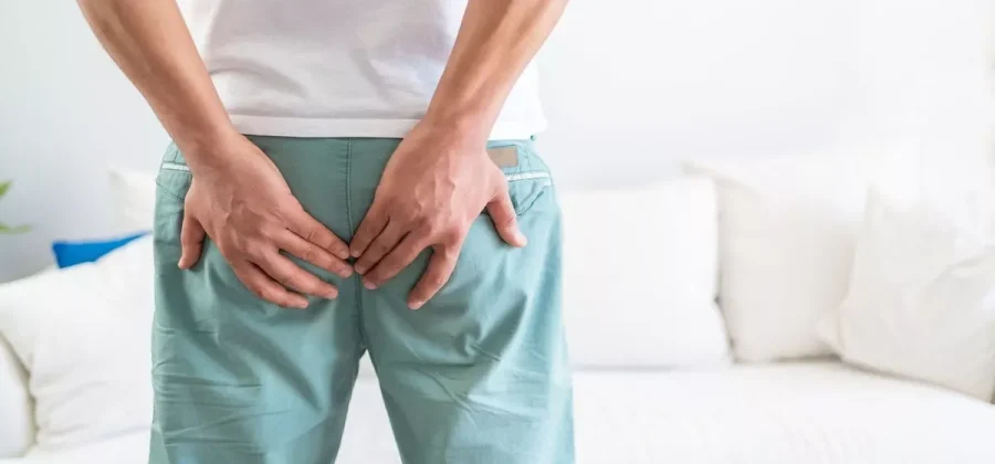 Как сидячая работа и низкая активность повышают риск геморроя