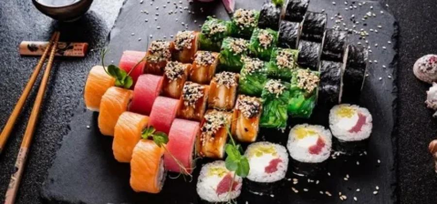 Где заказать вкусные суши и роллы в Сарапуле с доставкой на дом?