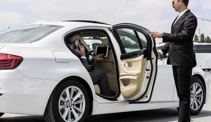 Аренда транспорта с водителем: комфорт, безопасность и удобство для любых поездок