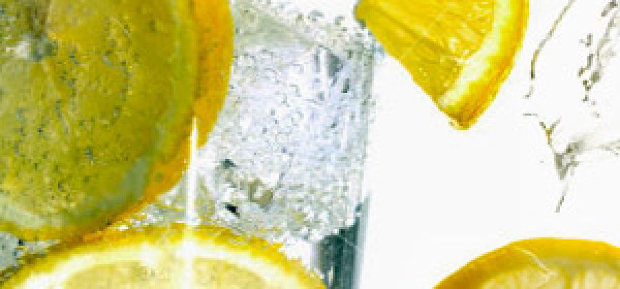 Помогает ли вода с лимоном для похудения?